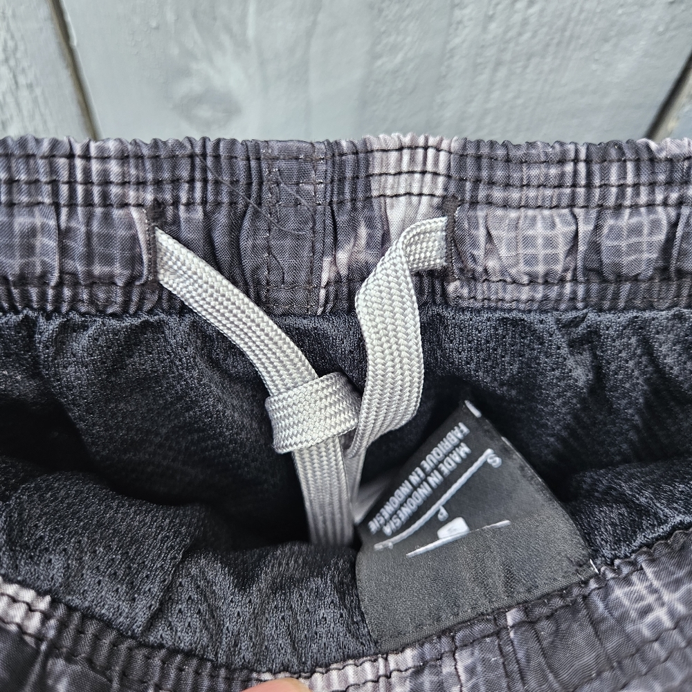 NWT Nike Camo Swim Trunks - Picture 4 of 6